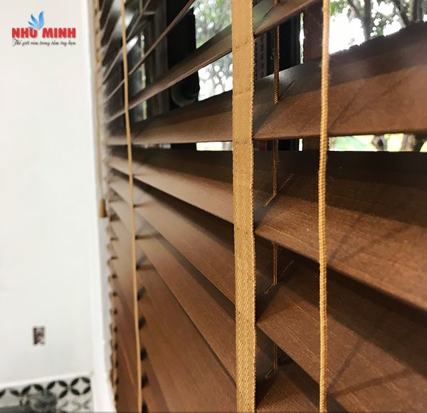 Rèm Đà Nẵng - Mẫu rèm gỗ màu nâu óc chó cao cấp Như Minh mã STW019