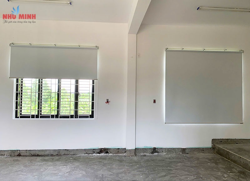 Rèm cuốn lắp trường học tại Đà Nẵng - Mẫu rèm cuốn màu trắng Như Minh