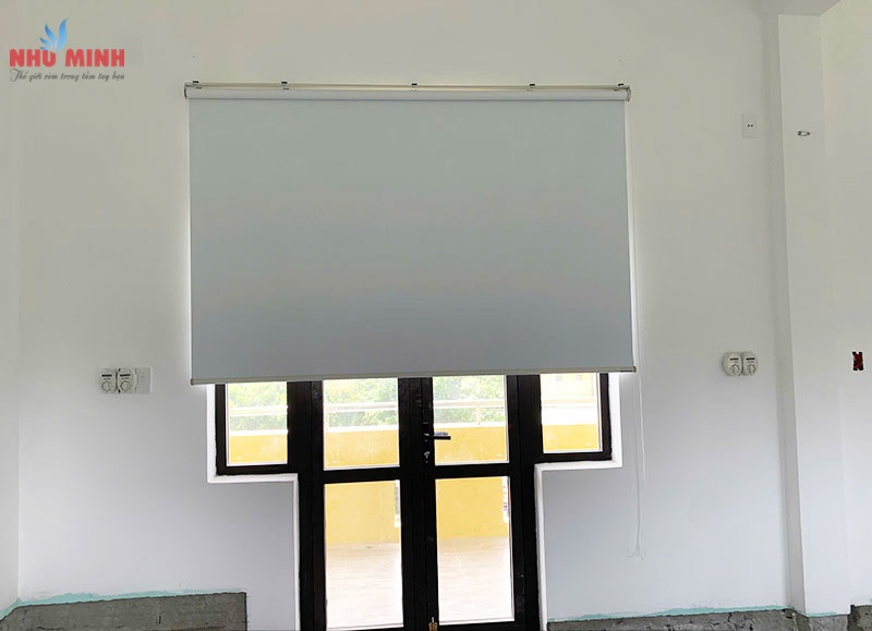 Rèm cuốn lắp trường học tại Đà Nẵng - Mẫu rèm cuốn màu trắng Như Minh